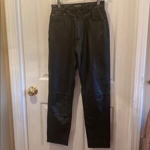 Wilson’s women’s size 6 black leather high waisted pants